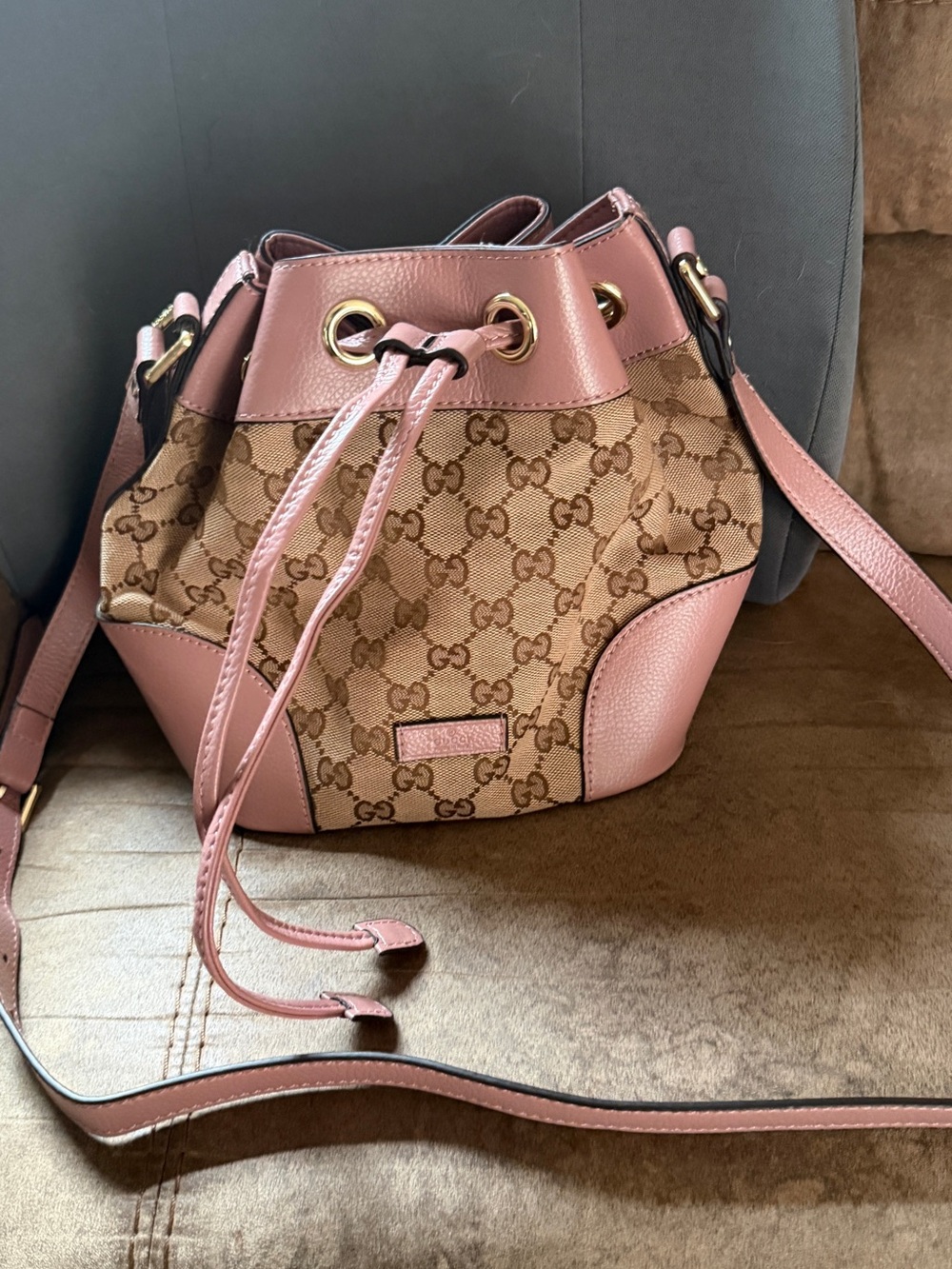 Gucci Beige GG Supreme Canvas Bucket Bag with Pink Leather Trim